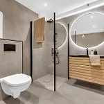 Modern - Charming Location - Old Town 아파트 *